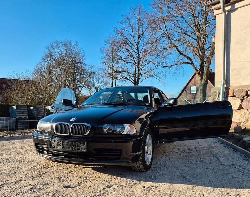 Schwarz Gebraucht 2001 BMW 318 Coupé | 2.500 € (Guter Preis) - Bild 1/4