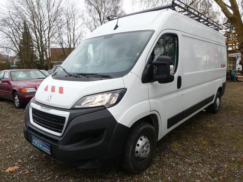 Gebraucht Peugeot Boxer Premium 140 PS (102 kW) 2021 Weiss Van
