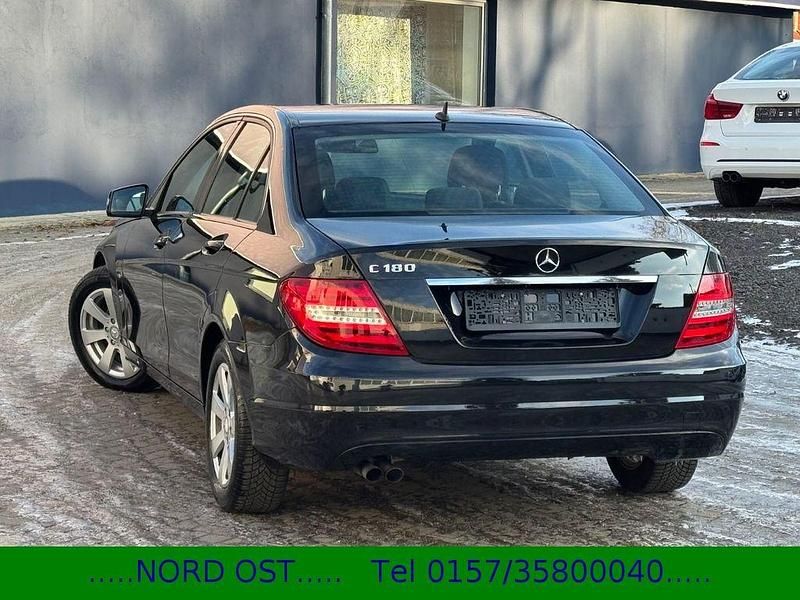 Gebraucht Mercedes C180 156 PS (114 kW) 2011 Schwarz Limousine