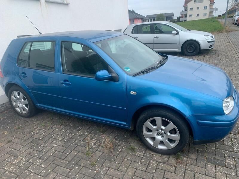 Blau Gebraucht 2003 VW Golf IV Pacific Kleinwagen | 1.900 € (Guter Preis) - Bild 1/4