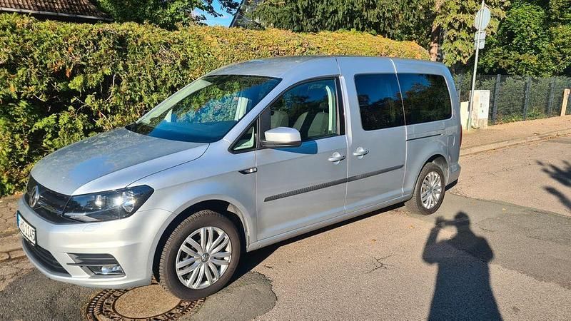 Silber Gebraucht 2020 VW Caddy Maxi Trendline Van / Kleinbus | 25.900 € (Etwas zu teuer) - Bild 1/4