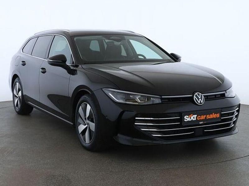 Schwarz Gebraucht 2024 VW Passat Elegance Kombi | 32.440 € (Guter Preis) - Bild 1/4