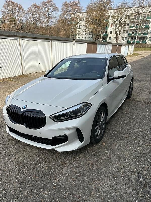 Gebraucht BMW 120 190 PS (139 kW) 2019 Weiß Kleinwagen