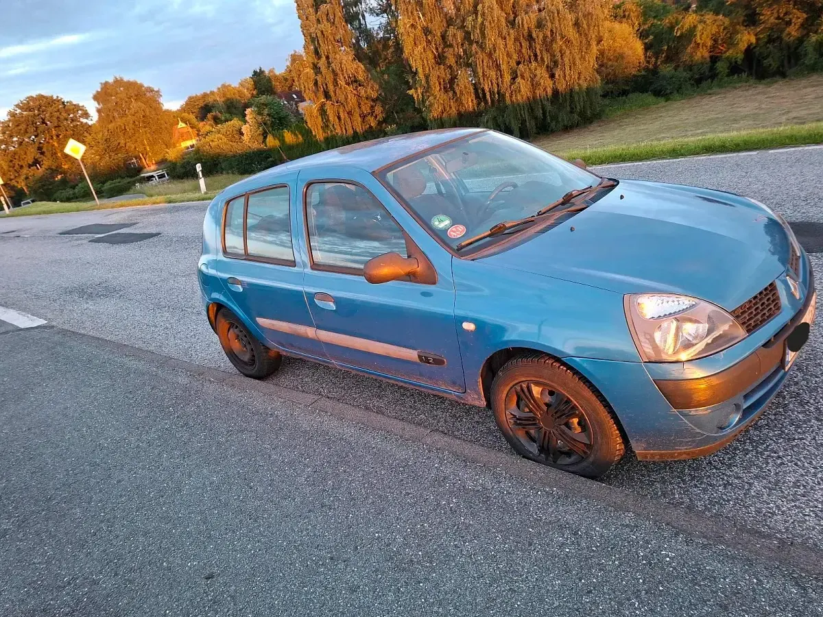 Gebraucht Renault Clio II 60 PS (44 kW) 2004 Blau Kleinwagen