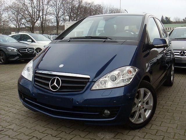 Gebraucht Mercedes A160 95 PS (69 kW) 2011 Blau Limousine