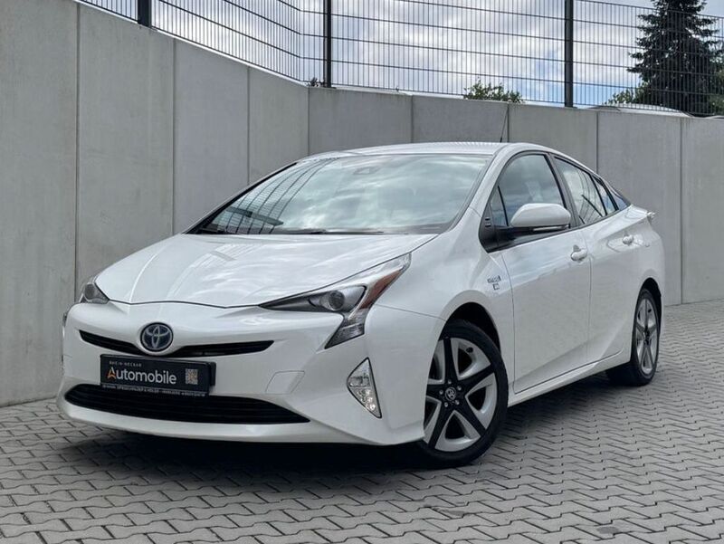 Weiß Gebraucht 2018 Toyota Prius Comfort Kleinwagen | 13.999 € (Guter Preis) - Bild 1/4