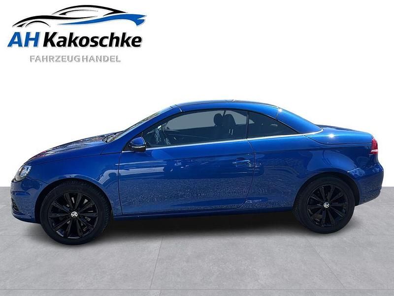 Second-hand VW Eos 140 CP (102 kW) 2014 Albastru Cabrio