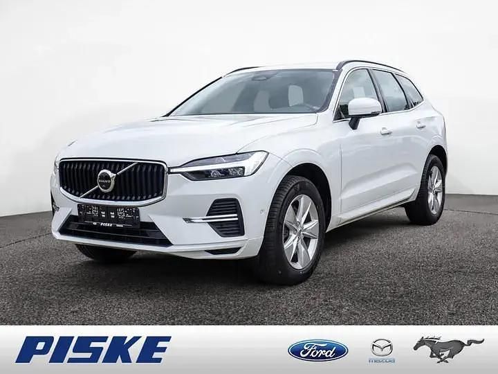 Weiß Gebraucht 2022 Volvo XC60 Momentum SUV | 32.950 € (Superpreis) - Bild 1/4