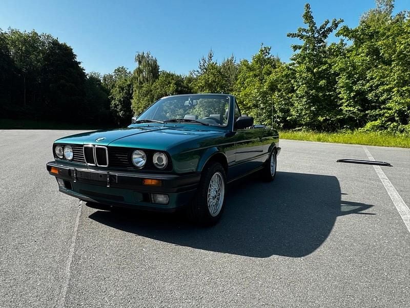 Grün Gebraucht 1991 BMW 318 Cabriolet Cabrio | 19.900 € - Bild 1/4