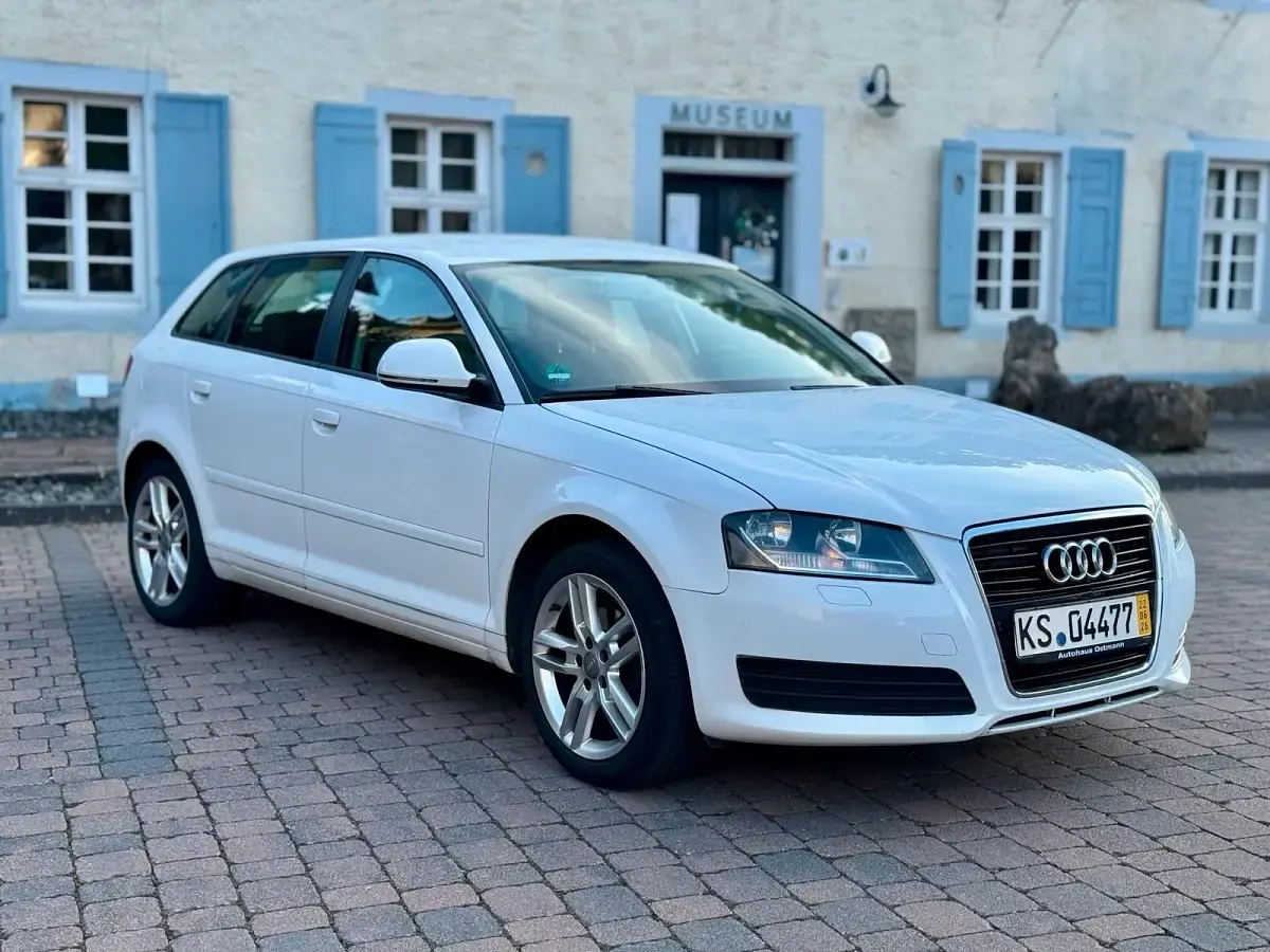 Gebraucht Audi A3 125 PS (91 kW) 2009 Weiß Kleinwagen