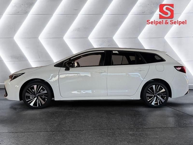Neu Toyota Corolla 178 PS (130 kW) 2025 Weiß Limousine