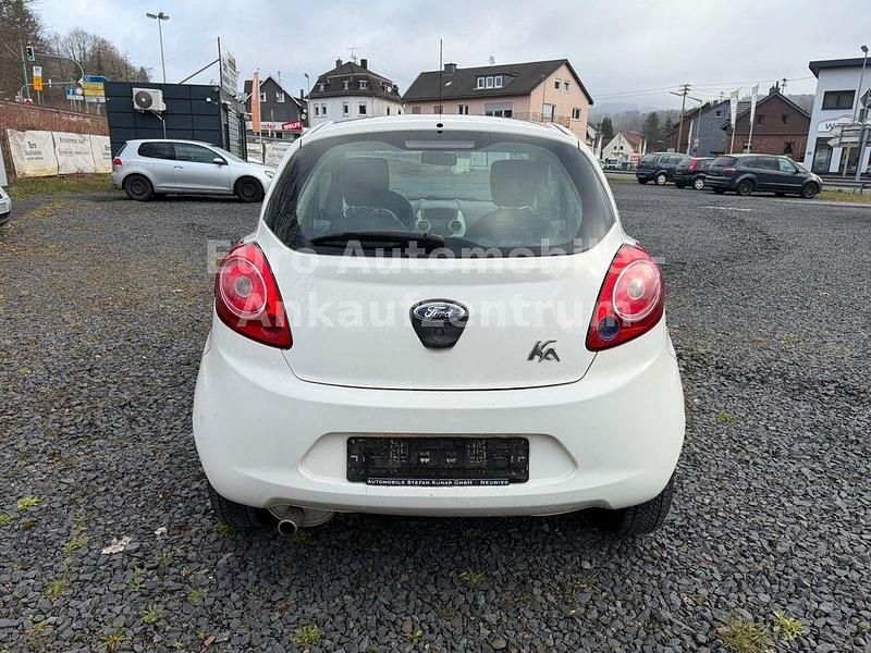 Gebraucht Ford Ka Ambiente 69 PS (50 kW) 2013 Weiß Kleinwagen