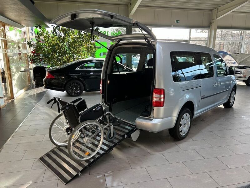 Silber Gebraucht 2011 VW Caddy Maxi Van / Kleinbus | 20.450 € - Bild 1/4