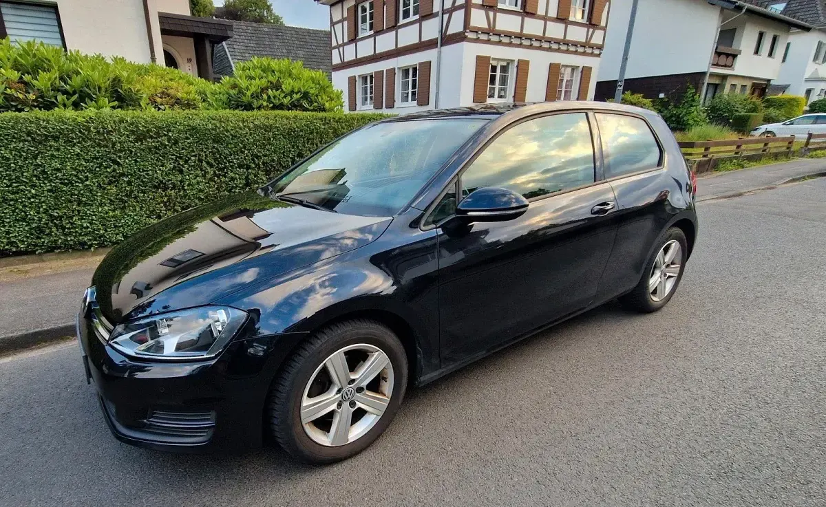Gebraucht VW Golf VII Comfortline 105 PS (77 kW) 2013 Schwarz Limousine