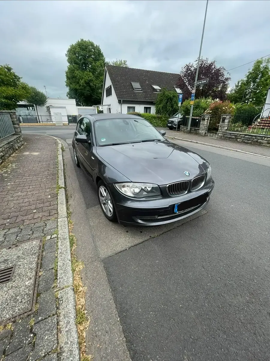 Gebraucht BMW 118 143 PS (105 kW) 2009 Grau Kleinwagen