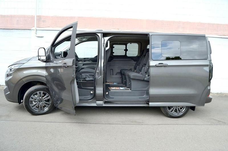 Gebraucht Ford Tourneo Custom Titanium 150 PS (110 kW) 2025 Grau Van