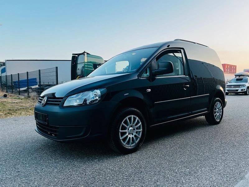 Gebraucht VW Caddy 74 PS (54 kW) 2013 Schwarz Van / Kleinbus
