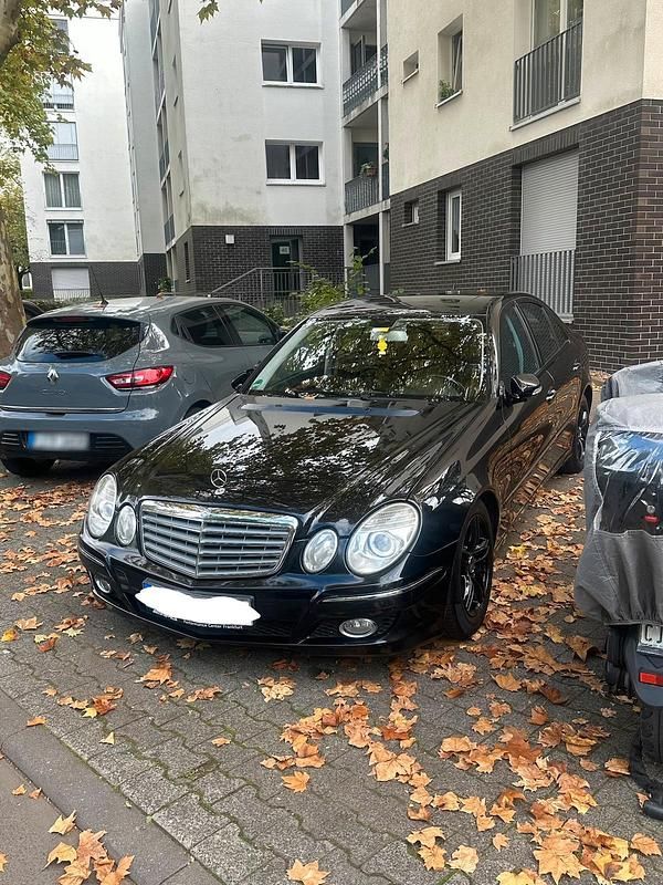 Gebraucht Mercedes E200 184 PS (135 kW) 2006 Schwarz Limousine