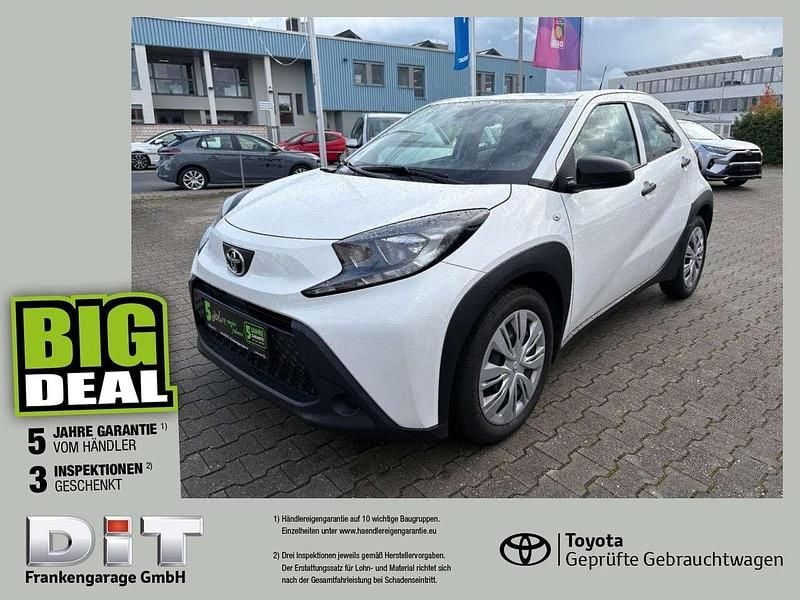 Schneeweiss Gebraucht 2022 Toyota Aygo X SUV | 10.890 € (Superpreis) - Bild 1/4