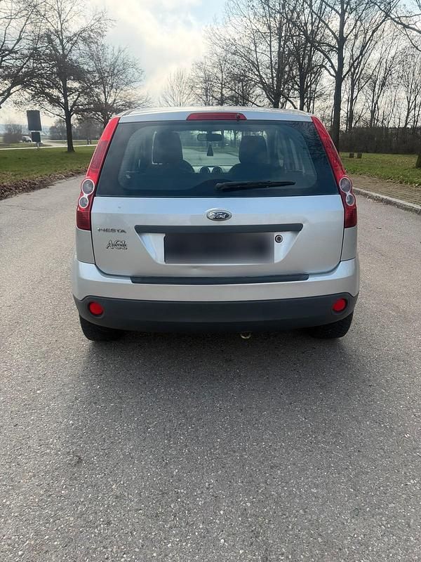 Gebraucht Ford Fiesta 60 PS (44 kW) 2006 Silber Kleinwagen