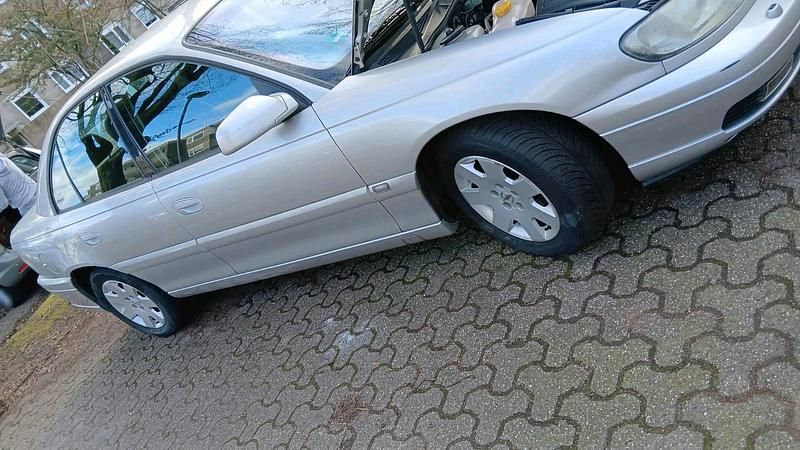 Gebraucht Opel Omega 144 PS (105 kW) 2001 Silber Limousine