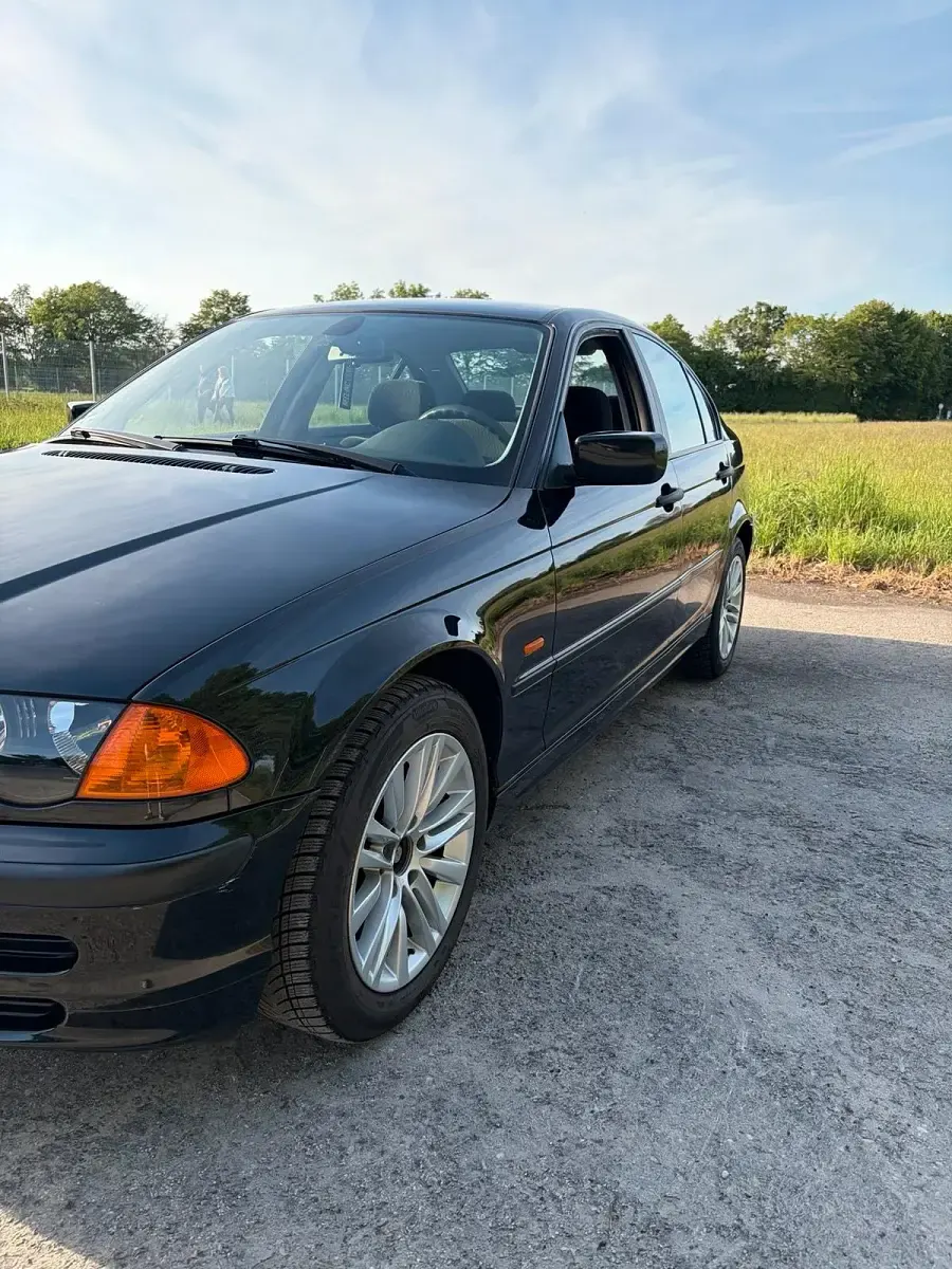 Gebraucht BMW 318 118 PS (86 kW) 1999 Schwarz Limousine