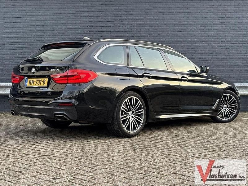 Gebraucht BMW 520 Executive 184 PS (135 kW) 2018 Schwarz Kombi
