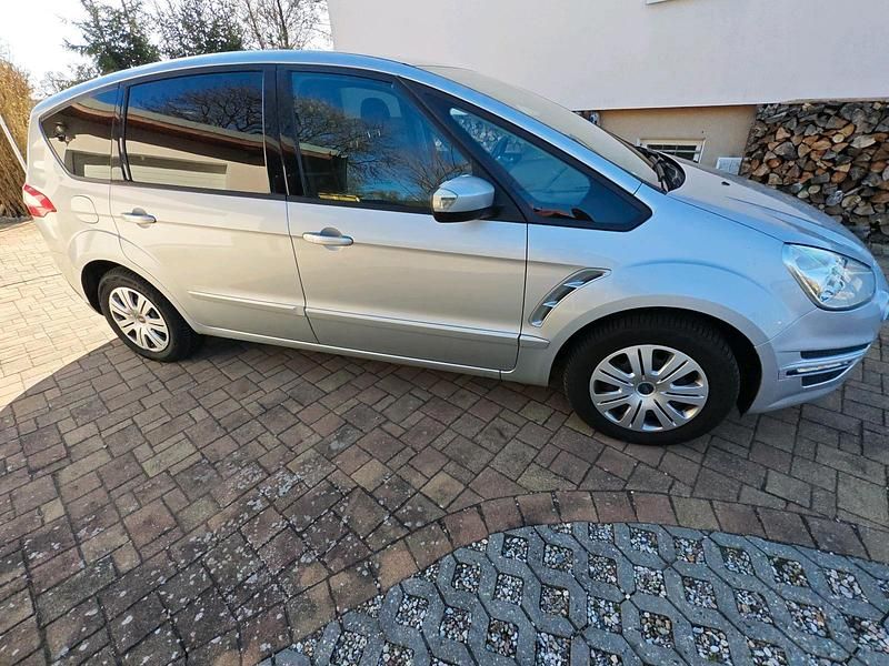 Second-hand Ford S-MAX S 116 CP (85 kW) 2011 Argintiu Monovolum