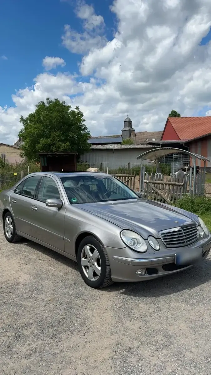 Gebraucht Mercedes E320 224 PS (164 kW) 2003 Silber Limousine