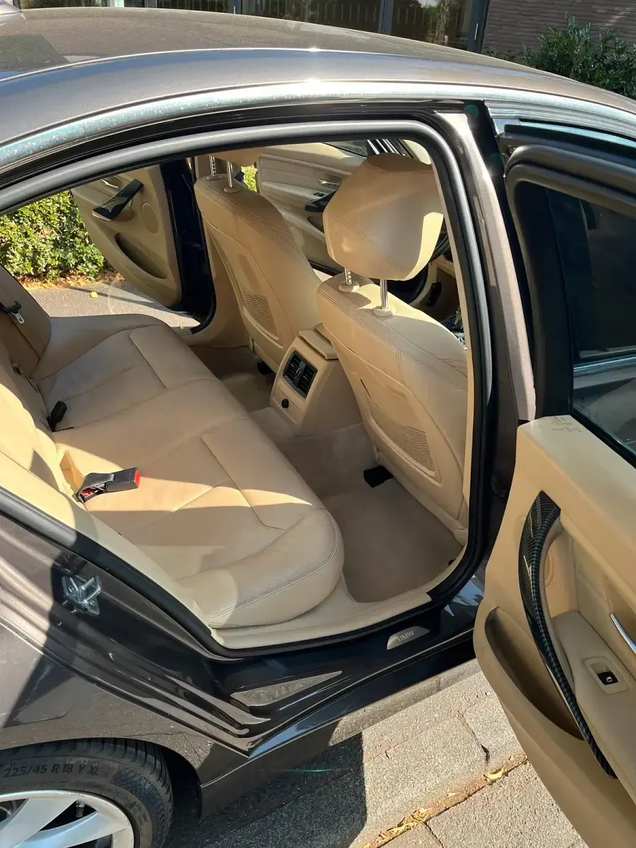 Gebraucht BMW 320 184 PS (135 kW) 2014 Braun Limousine