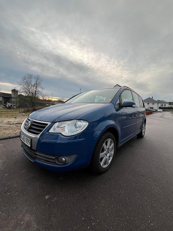 Blau Gebraucht 2008 VW Touran Van / Kleinbus | 2.200 € (Superpreis) - Bild 1/4