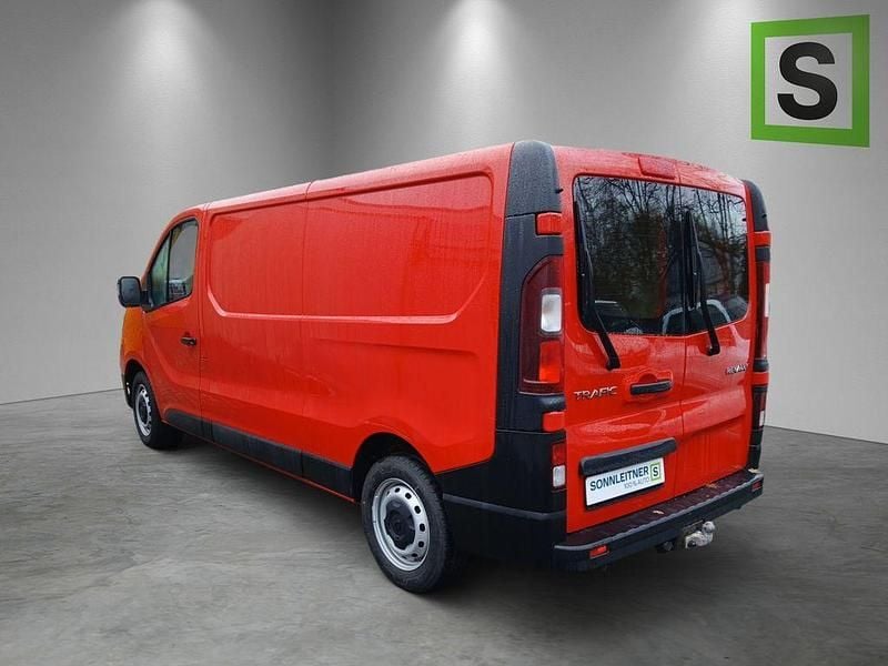 Gebraucht Renault Trafic Komfort 131 PS (96 kW) 2022 Rot Van / Kleinbus