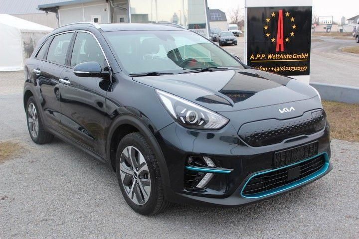 Blau Gebraucht 2021 Kia e-Niro SUV | 16.800 € (Fairer Preis) - Bild 1/4