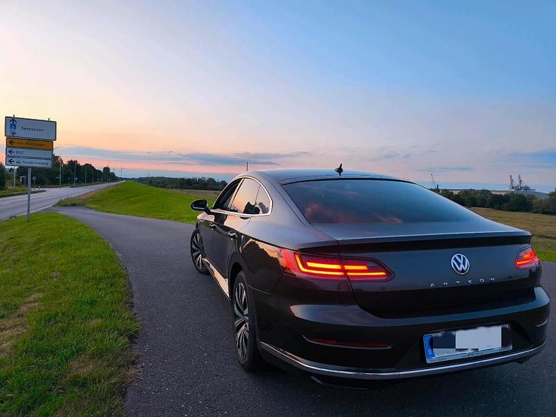 Grau Gebraucht 2019 VW Arteon Limousine | 26.299 € (Teuer) - Bild 1/4