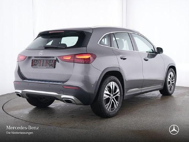 Grau Gebraucht 2024 Mercedes GLA200 Advanced SUV | 38.990 € (Fairer Preis) - Bild 1/4