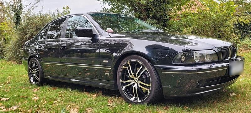 Gebraucht BMW 540 286 PS (210 kW) 1999 Schwarz Limousine