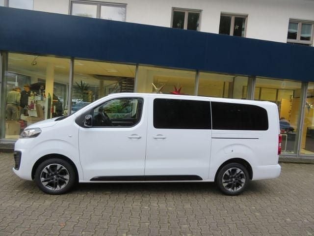 Weiss Gebraucht 2023 Opel Zafira Life Selection Van / Kleinbus | 34.790 € (Fairer Preis) - Bild 1/4