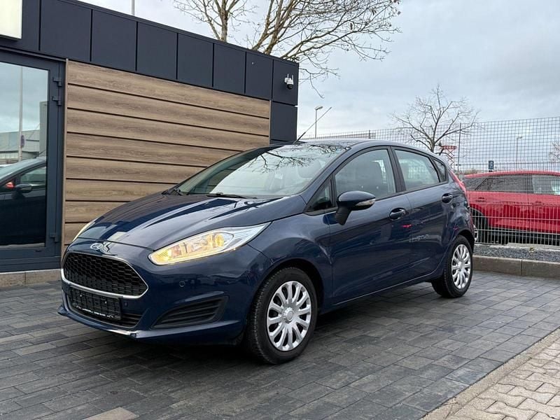 Blau Gebraucht 2017 Ford Fiesta Trend Kleinwagen | 8.490 € (Guter Preis) - Bild 1/4