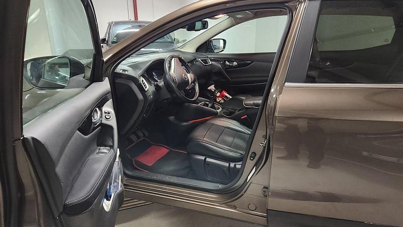 Gebraucht Nissan Qashqai N-Connecta 116 PS (85 kW) 2017 Braun SUV