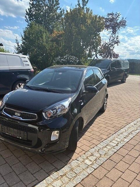 Schwarz Gebraucht 2016 Kia Picanto DREAM-TEAM Edition Kleinwagen | 5.990 € (Superpreis) - Bild 1/4