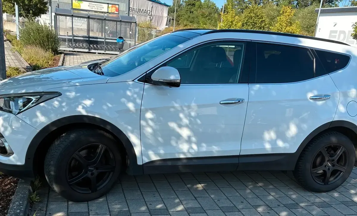 Gebraucht Hyundai Santa Fe 200 PS (147 kW) 2016 Weiß SUV