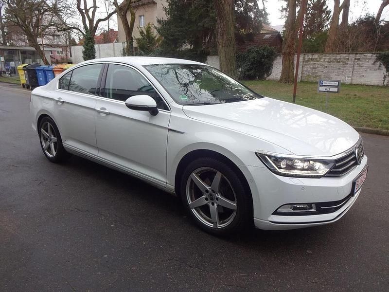 Gebraucht VW Passat Comfortline 125 PS (91 kW) 2016 Weiß Limousine