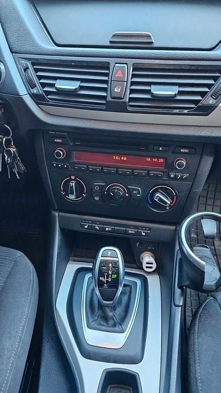 Gebraucht BMW X1 143 PS (105 kW) 2015 Weiß SUV