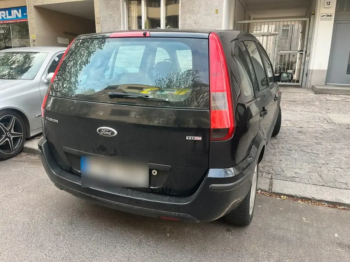Brugt Ford Fusion 56 HK (41 kW) 2004 Sort Hatchback