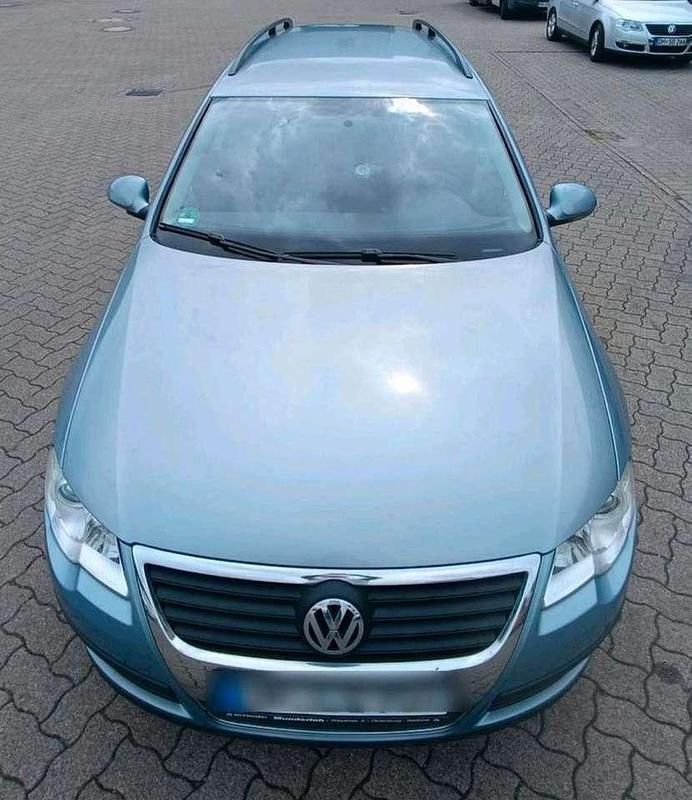 Blau Gebraucht 2009 VW Passat Trendline Kombi | 3.150 € (Guter Preis) - Bild 1/4