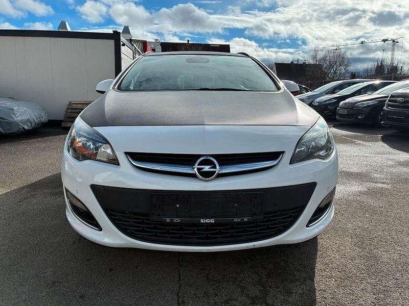 Gebraucht Opel Astra Active 140 PS (102 kW) 2013 Weiß Kombi