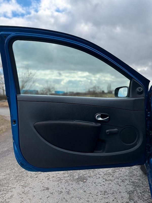 Gebraucht Renault Clio II 75 PS (55 kW) 2007 Blau