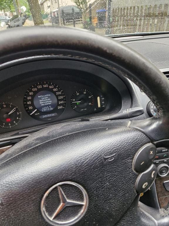 Second-hand Mercedes E200 140 CP (102 kW) 2008 Gri Berlinǎ