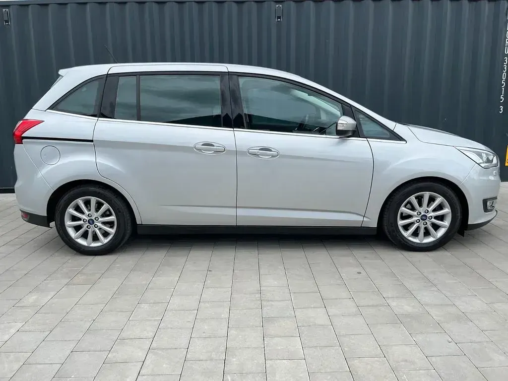 Używany Ford Grand C-Max Titanium 150 KM (110 kW) 2018 Srebrny Minivan
