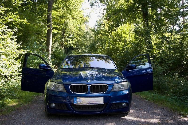 Gebraucht BMW 320 M Sport 177 PS (130 kW) 2010 Blau Limousine